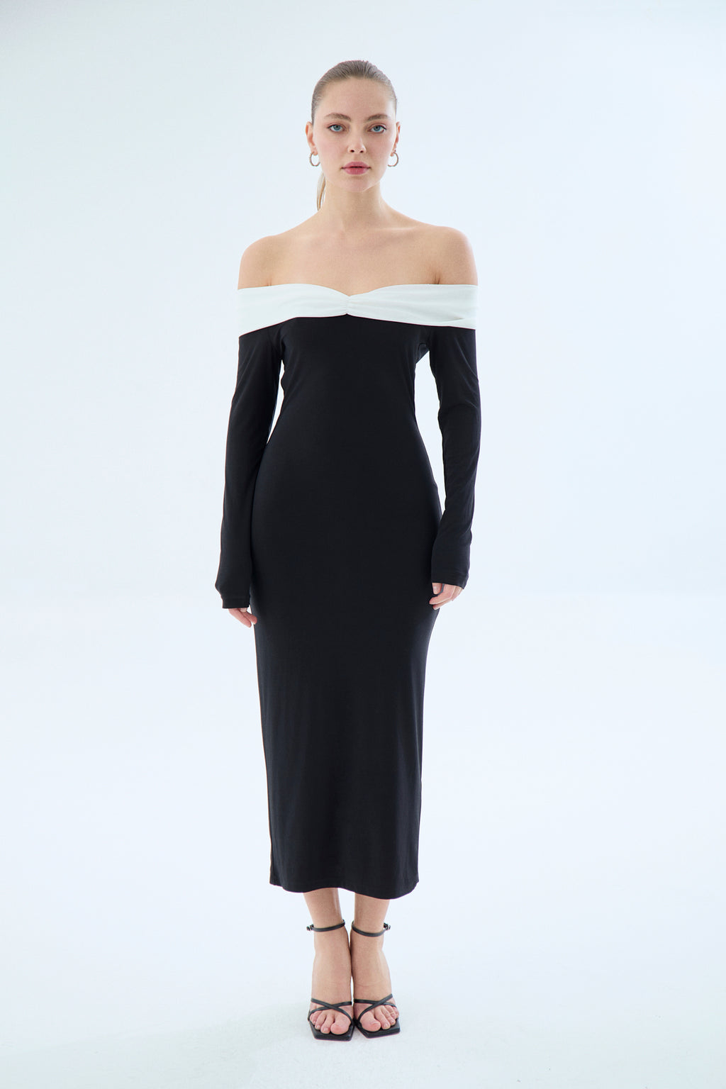 Schulterfreies Maxikleid